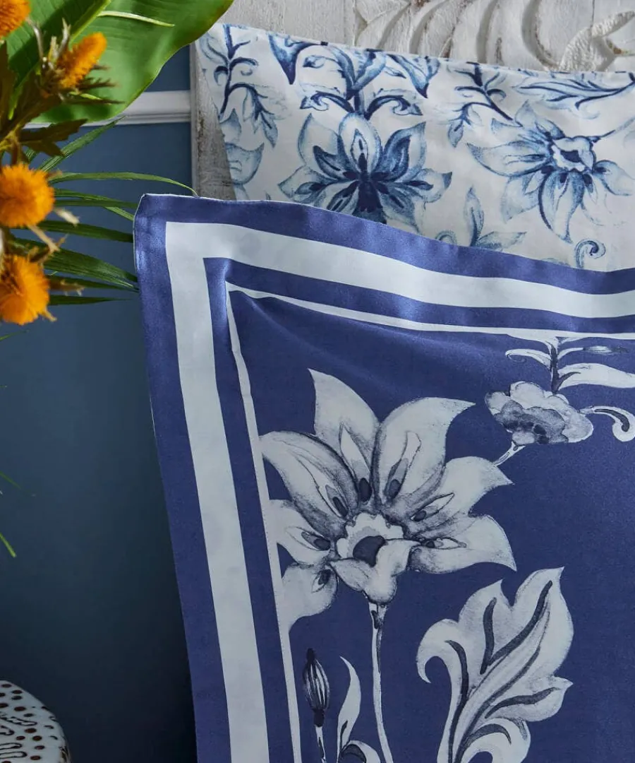 floral_vivid_vase_reversi_4.webp Outlet Joe Browns Floral Vivid Vase Reversible Duvet Set Blue